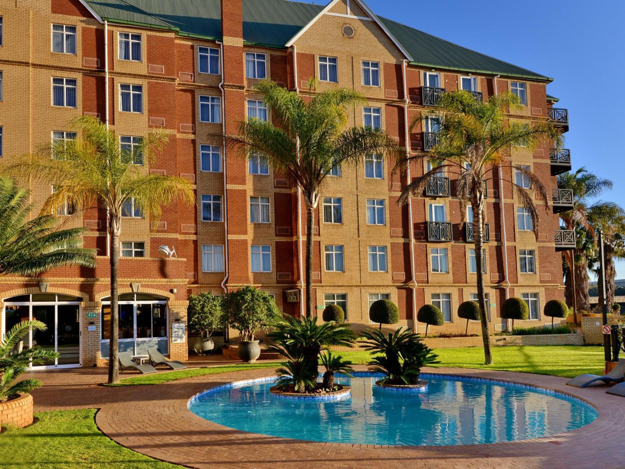 Anew Hotel Centurion Pretoria Exterior photo